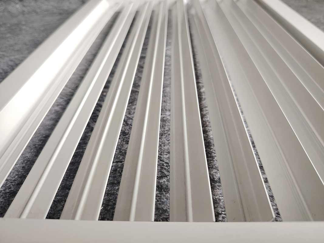 Однорядная регулируемая вентиляционная решетка ОГРМ